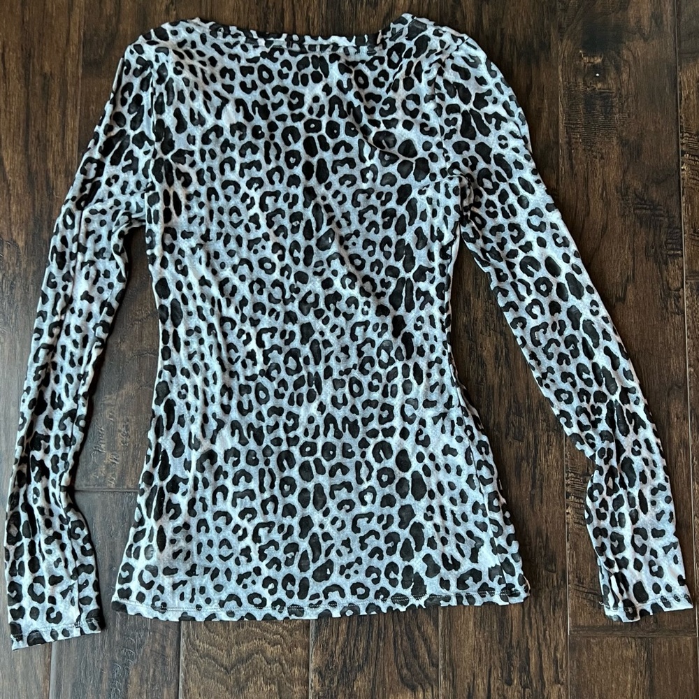 Express gray leopard top - Picture 6 of 6